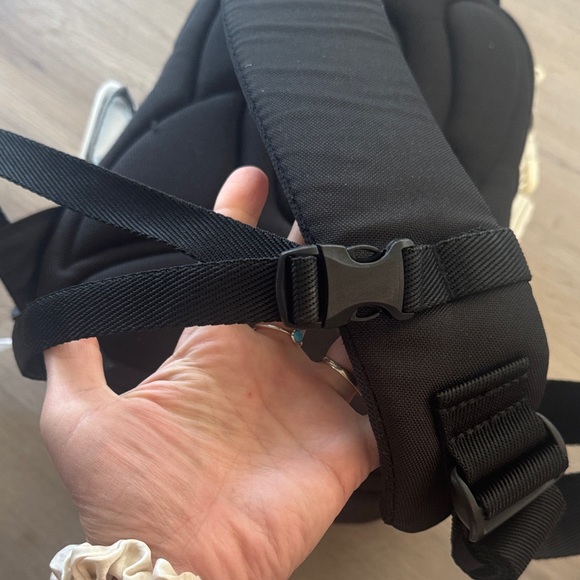 Compact White Camera Sling Bag - Picture 8 of 17